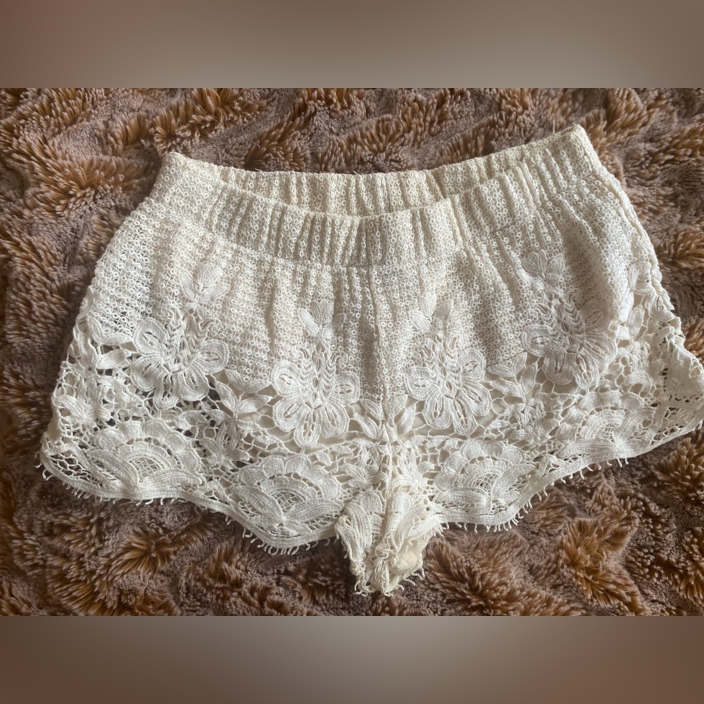 Forever 21 Cream Lace Shorts